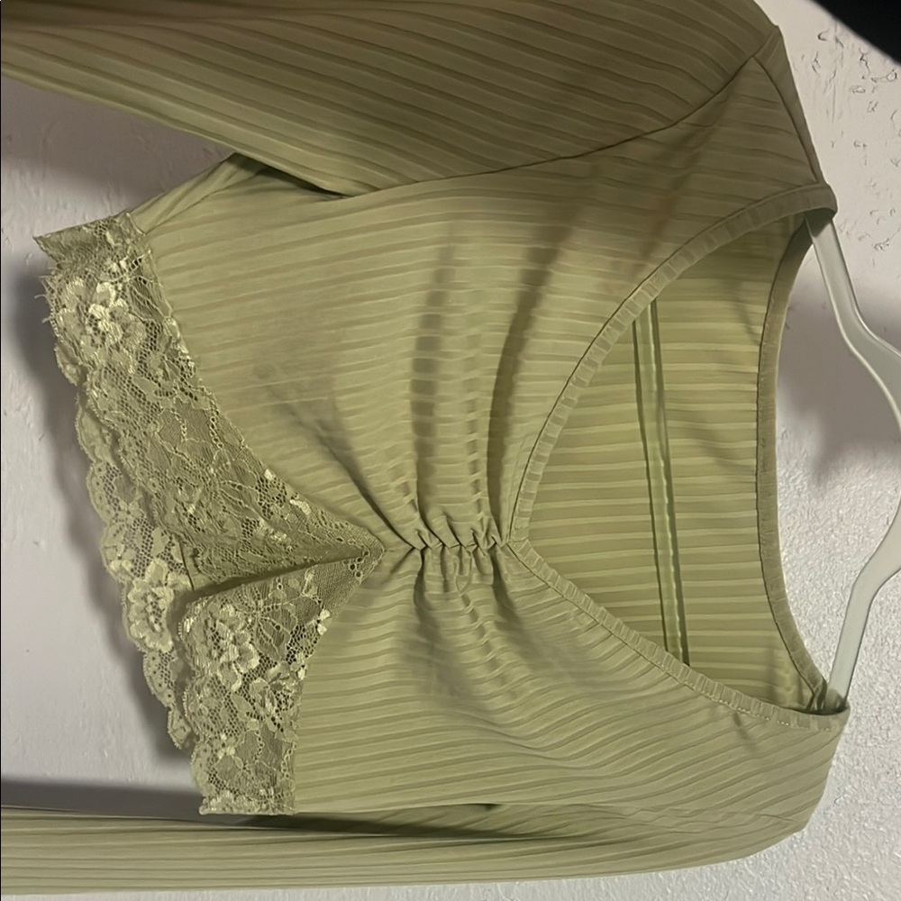 SHEIN Green Ruched Ribbed Crop Blouse - Picture 2 of 3